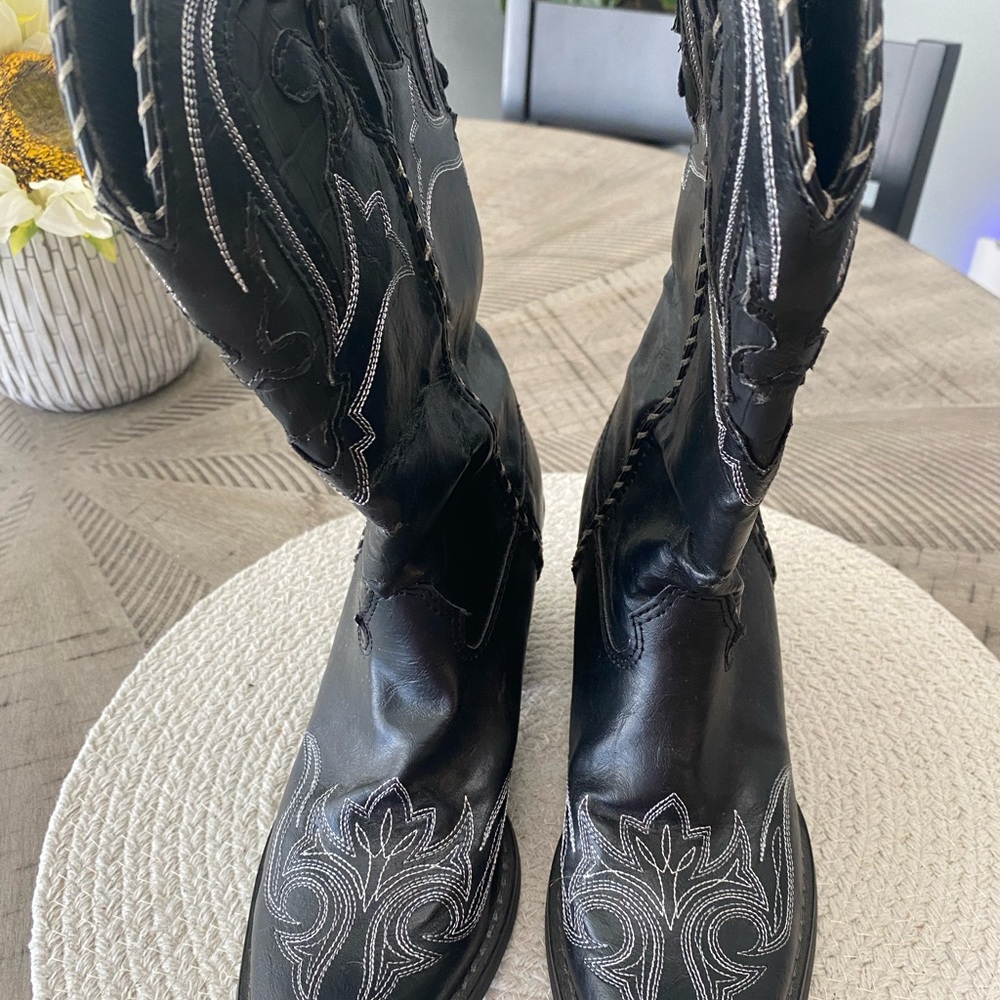 Durango Black Heeled Boots with Western Stitching